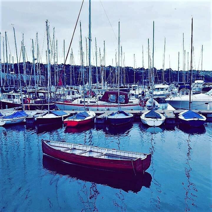 Luxury Town Centre Apartment Kinsale Eksteriør bilde