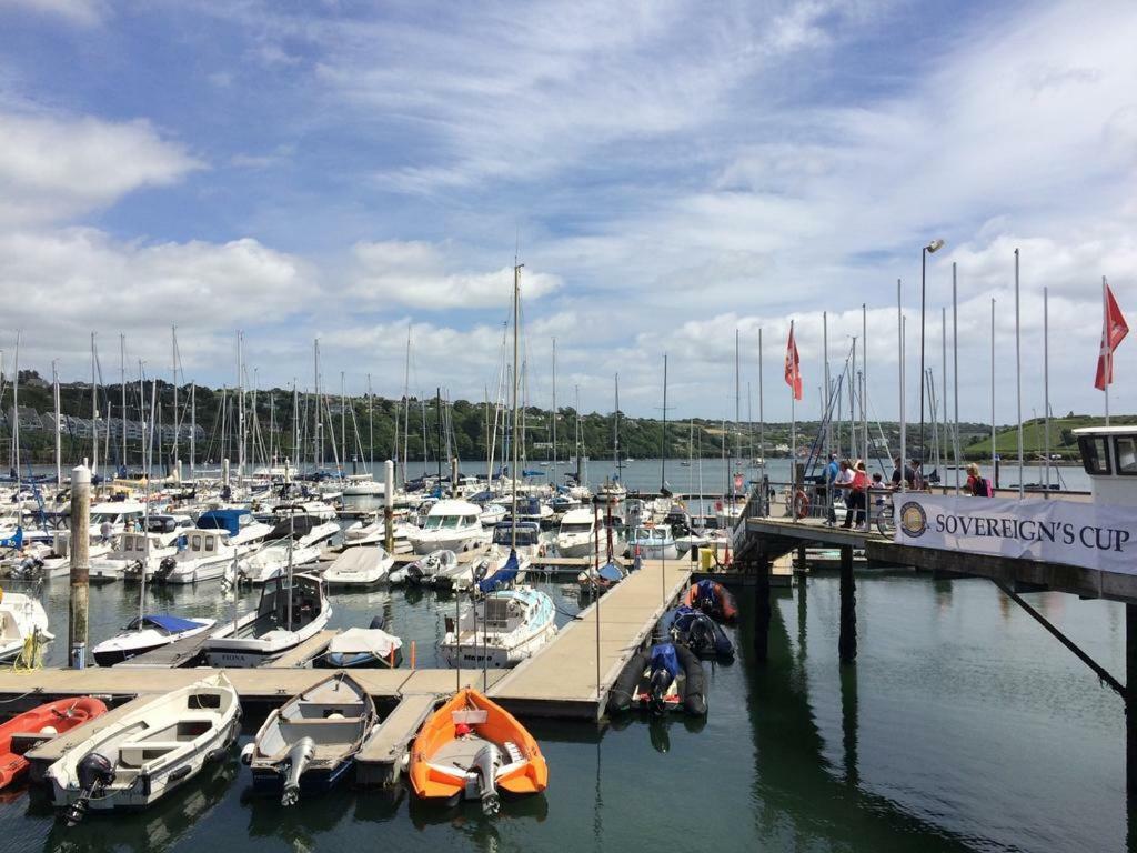Luxury Town Centre Apartment Kinsale Eksteriør bilde